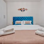 Let\'S Hide Apartman